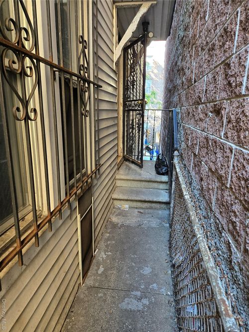 apt-2-3931 Carpenter Ave, Bronx, NY, 10466-3751 | Card Image