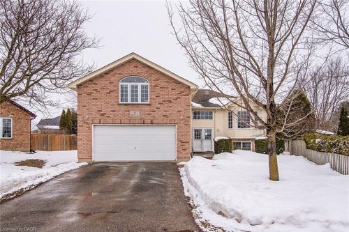 8 Berdux Pl, Wellesley, ON, N0B2T0 | Card Image