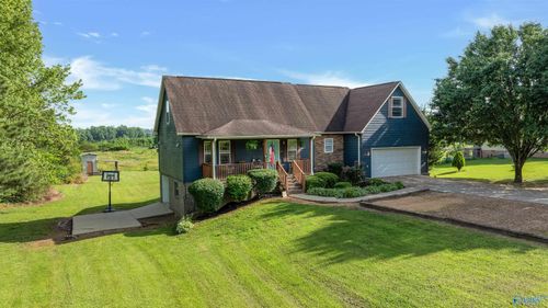 937 Fruit Farm Rd E, Fort Payne, AL, 35967-7456 | Card Image