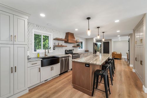 9 Cambridge Dr, Merrimack, NH, 03054-4278 | Card Image