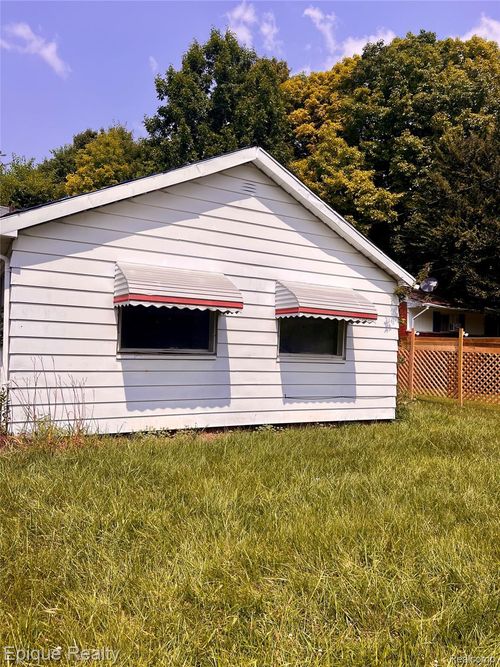 536 W Home Ave, Flint, MI, 48505-2670 | Card Image