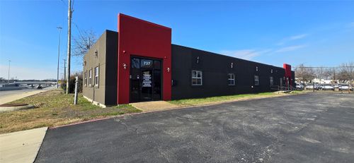 739 S R L Thornton Fwy, Dallas, TX, 75203-2904 | Card Image