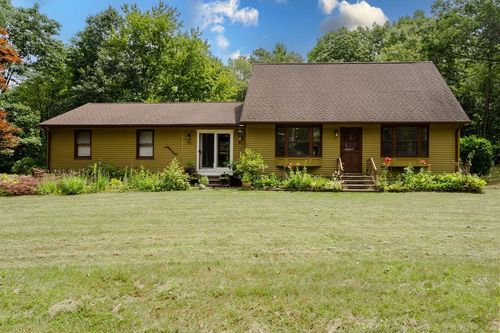 94 Whitehead Rd, Coventry, RI, 02816-8947 | Card Image