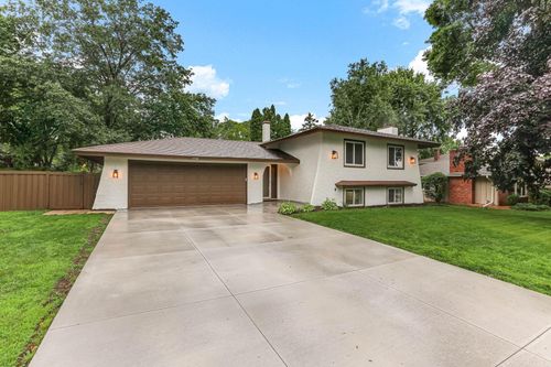 1750 Lansford Ln, Mendota Heights, MN, 55118-3705 | Card Image