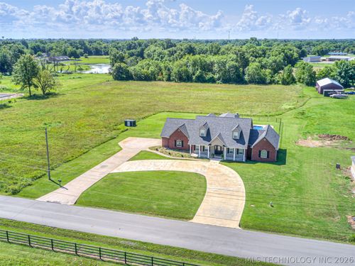 420 Nw 5th St, Pryor, OK, 74361-2004 | Card Image