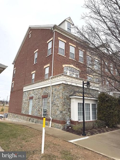 2107 Idlewild Blvd, FREDERICKSBURG, VA, 22401-2698 | Card Image