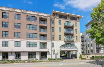 304 - 940 Maple Avenue, Condo with 2 bedrooms, 2 bathrooms and 1 parking in Downers Grove IL | Image 1