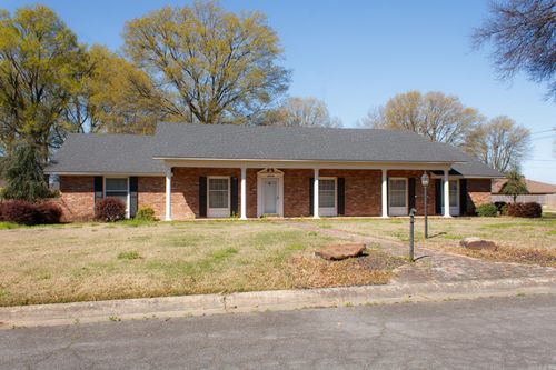 2104 Weidner St, Stuttgart, AR, 72160-6438 | Card Image