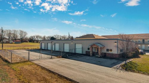 412 Britt Ln, Rogersville, MO, 65742-7744 | Card Image