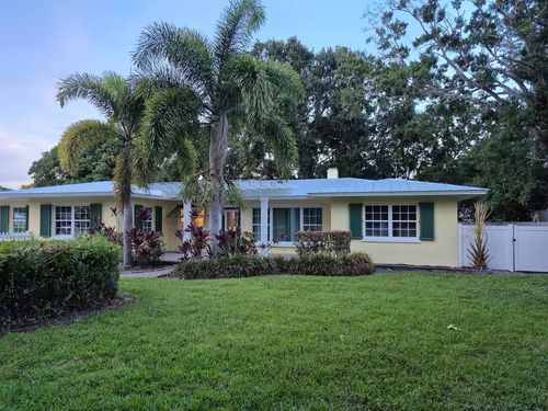 2002 Buena Vista Blvd, Vero Beach, FL, 32960-2961 | Card Image