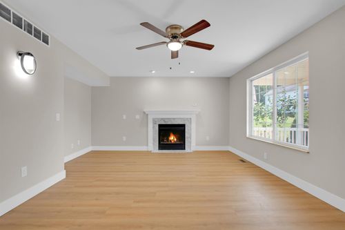 324 Valleyview Dr, Linden, MI, 48451-8613 | Card Image