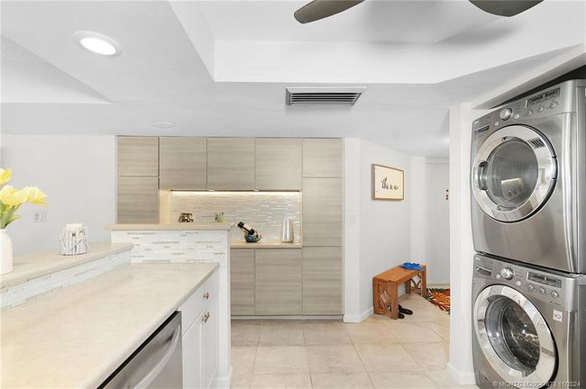APT-206 - 9550 Ocean Dr, Condo with 3 bedrooms, 2 bathrooms and null parking in Jensen Beach FL | Image 4