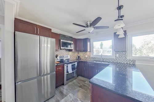 4 Peden Cres, Fort Mcmurray, AB, T9H1N6 | Card Image