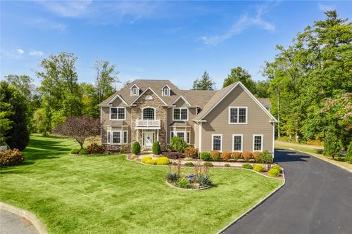 226 Windsor Rd, Fishkill, NY, 12524-3410 | Card Image