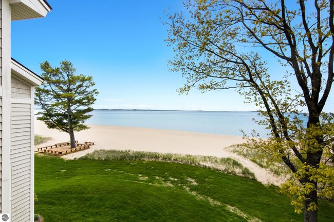 3 - 9200 N Bayshore Dr, House other with 1 bedrooms, 2 bathrooms and null parking in Elk Rapids MI | Image 12