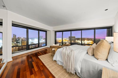 2701-200 Harbor, San Diego, CA, 92101 | Card Image