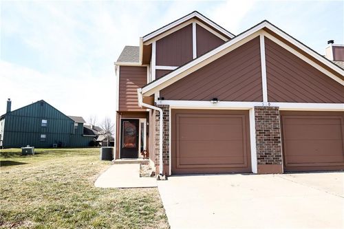 apt-d-520 Ne Knox St, Blue Springs, MO, 64014-6617 | Card Image