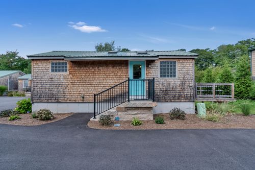 40-40 Shorebreezes Ln, Kennebunk, ME, 04043 | Card Image