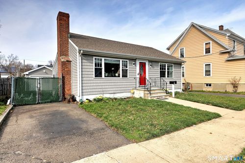 35 Nelson Ter, Bridgeport, CT, 06610-1811 | Card Image