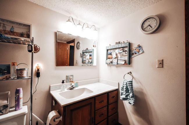 Lower level bathroom | Image 19