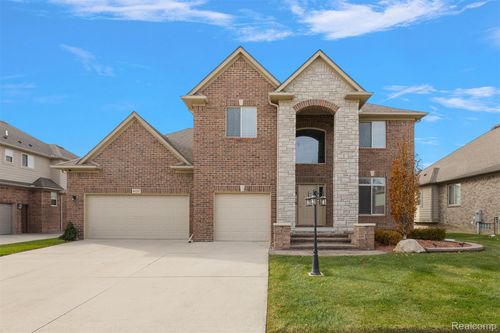 46267 Terrace Dr, Shelby Twp, MI, 48317-4241 | Card Image