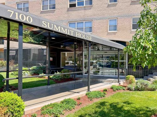 12c-7100 Blvd East, Guttenberg, NJ, 07093-4907 | Card Image