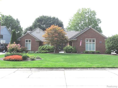2322 Regency Hills Dr, Shelby Township, MI, 48316-2060 | Card Image