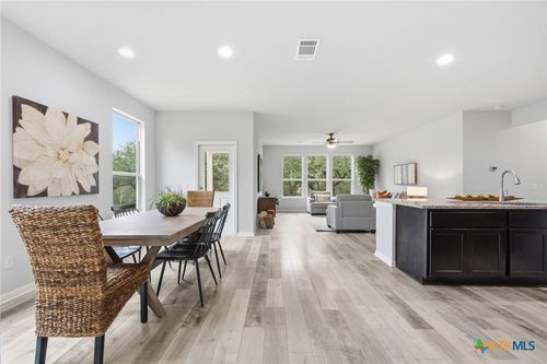 40-2211 Limestone Lake Dr, Georgetown, TX, 78633-2175 | Card Image