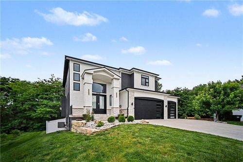 2009 Ridge Tree Dr, Pleasant Hill, MO, 64080-1005 | Card Image