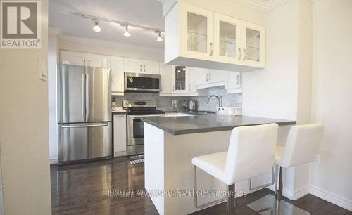 804-887 Bay St, Toronto, ON, M5S3K4 | Card Image