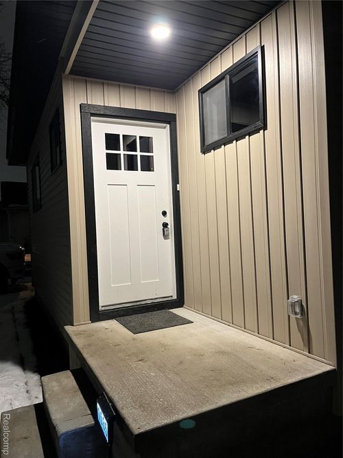 1535 Meyers Ave, Hazel Park, MI, 48030-2183 | Card Image