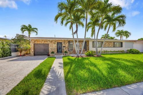 5025 Sw 90th Ct, Miami, FL, 33165-6630 | Card Image
