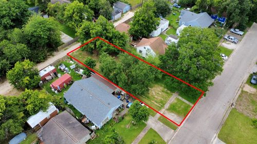 111 6th Ave N, Texas City, TX, 77590-7726 | Card Image