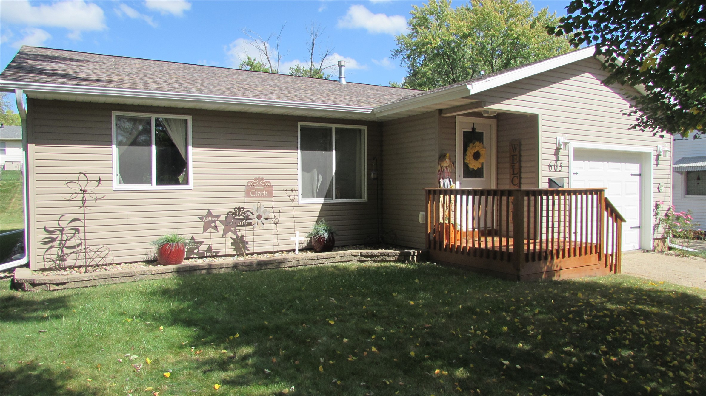 Competine St, Knoxville, IA 50138