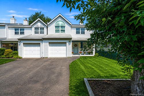 26 Beech St, Islip, NY, 11751 | Card Image