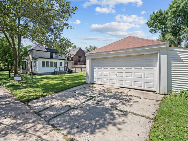 2 Car Garage | Image 46