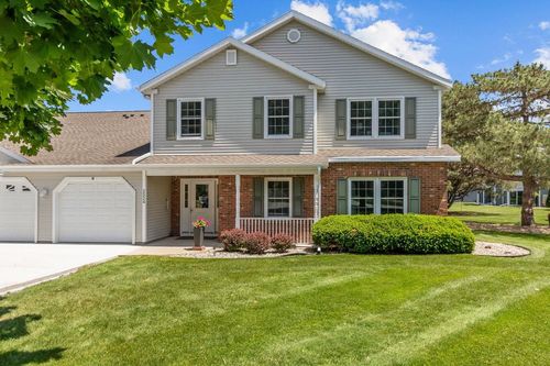 b-2524 Village Lane, OSHKOSH, WI, 54904 | Card Image