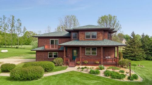 392 Old Cemetery Rd, River Falls, WI, 54022-3040 | Card Image