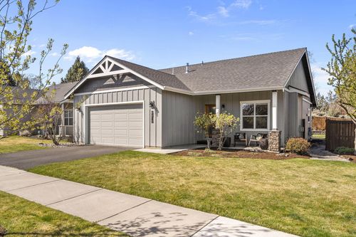 63713 Hunters Cir, Bend, OR, 97701-7236 | Card Image