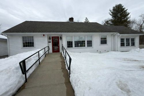 1565 Lakeview Ave, Dracut, MA, 01826-3324 | Card Image