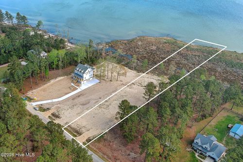 121 Cedarwood, Havelock, NC, 28532-9705 | Card Image