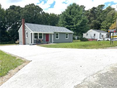 View of front of property featuring a front yard | Image 2