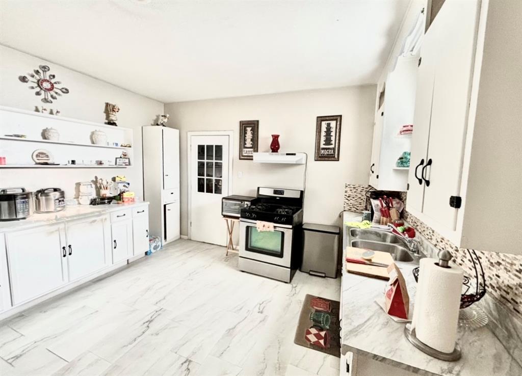 Burton Ave, Orange, TX 77630