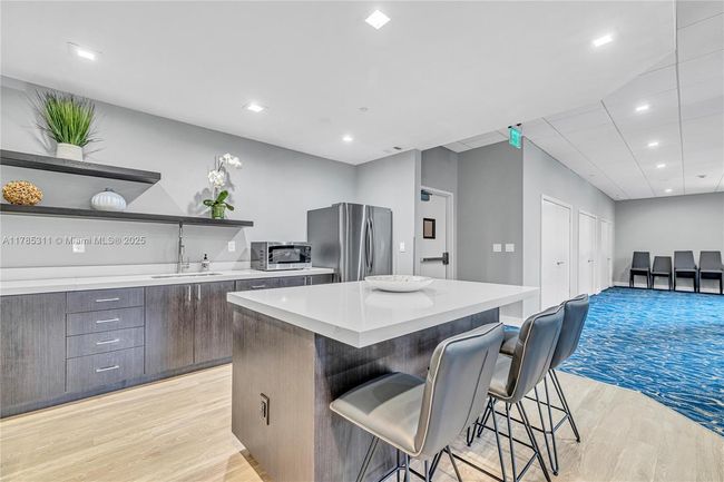 APT-624 - 90 Edgewater Dr, Condo with 2 bedrooms, 3 bathrooms and null parking in Coral Gables FL | Image 53
