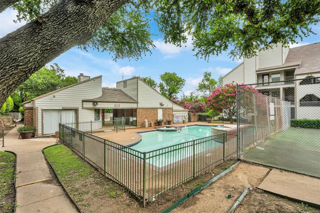 APT-211 - 6108 Abrams Rd, Condo with 2 bedrooms, 1 bathrooms and null parking in Dallas TX | Image 18