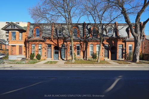 {{alt}} | Card Image