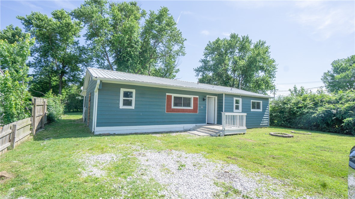 218 Raedel Avenue, For Sale in Springdale Zoocasa