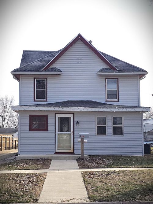 245 7th Ave W, Cresco, IA, 52136-1136 | Card Image