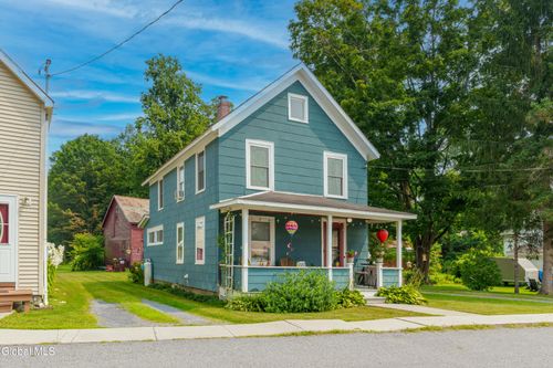 4 Washington St, Cambridge, NY, 12816-1132 | Card Image