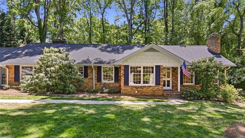 1117 Huntingdon Rd, Winston-Salem, NC, 27104-1646 | Card Image